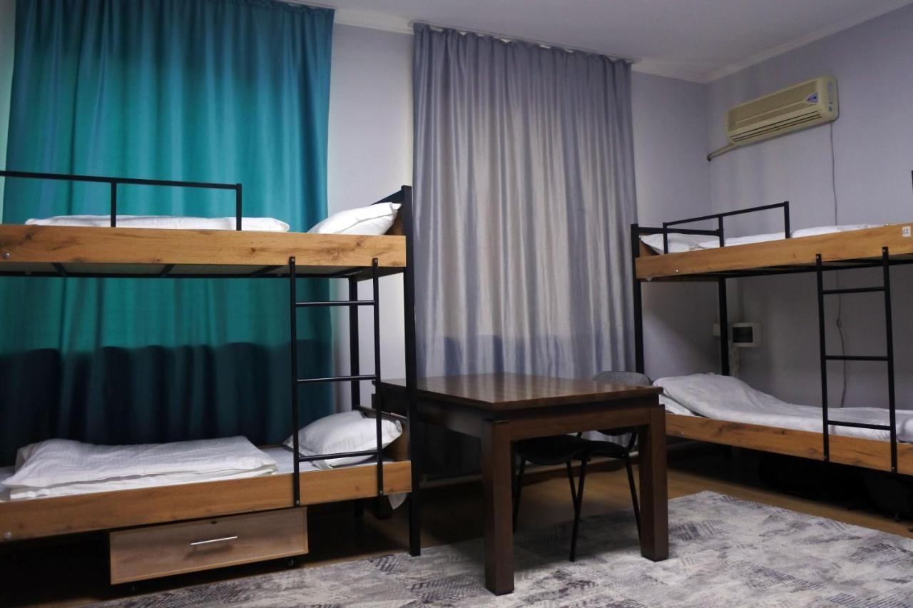Almaty Backpackers Hostel Exterior photo