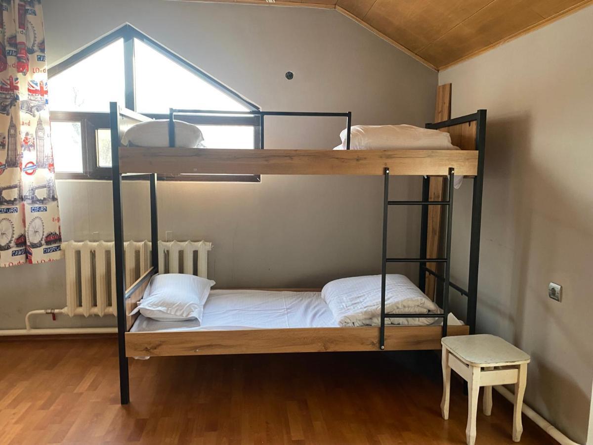 Almaty Backpackers Hostel Exterior photo