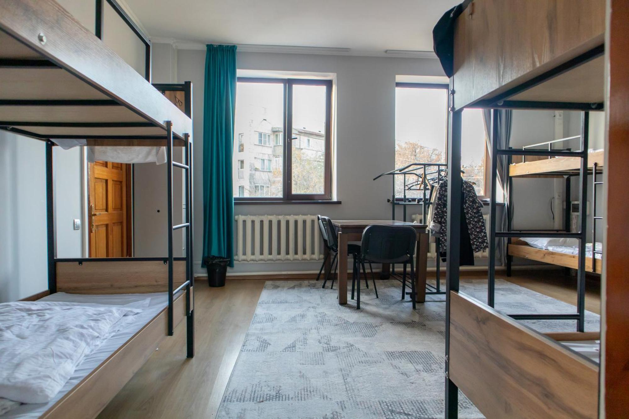 Almaty Backpackers Hostel Exterior photo